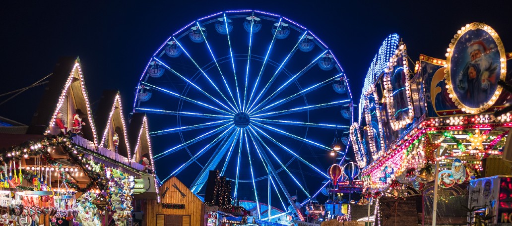 Discover the Christmas market in Rostock. Stay overnight with ANA.