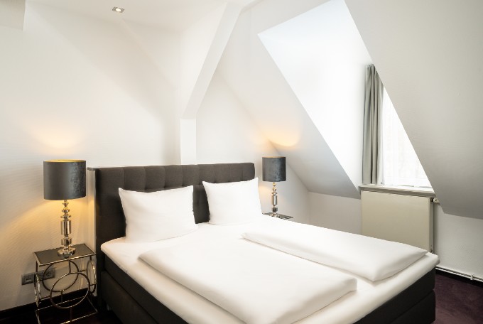 Doppelbett im Arthotel ANA Prestige Hannover.